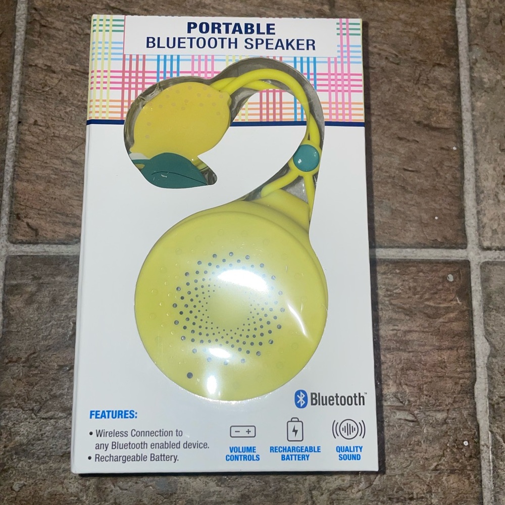 Lemon 🍋 portable Bluetooth speaker NWT